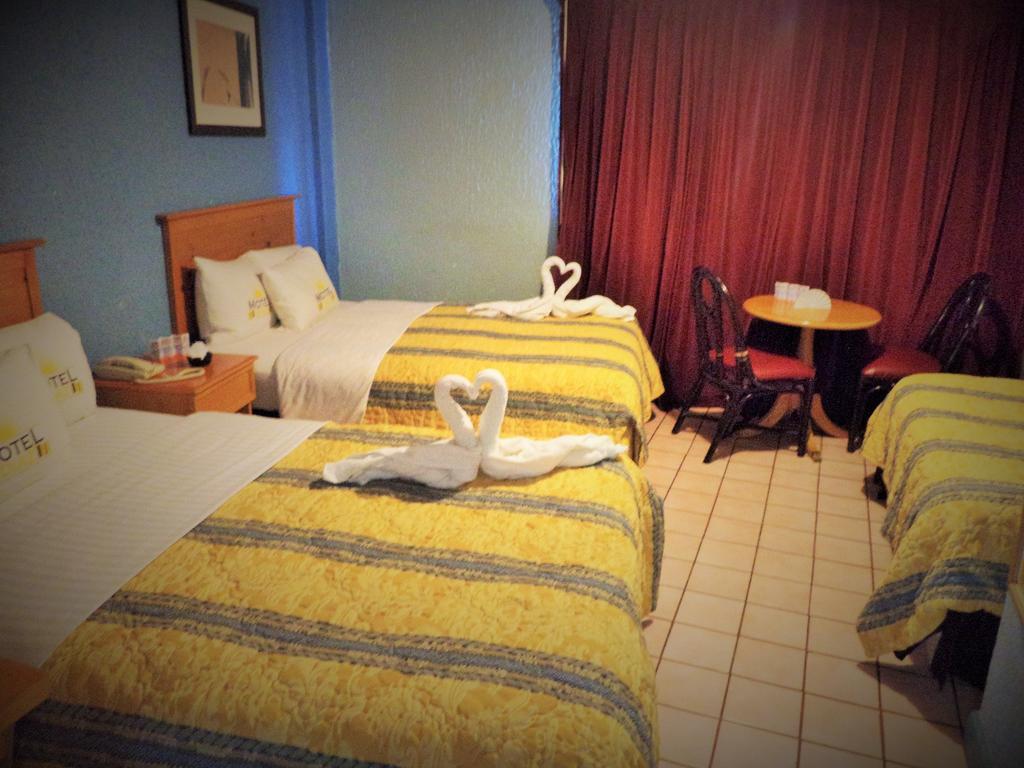 Hotel Diaz Tijuana Szoba fotó