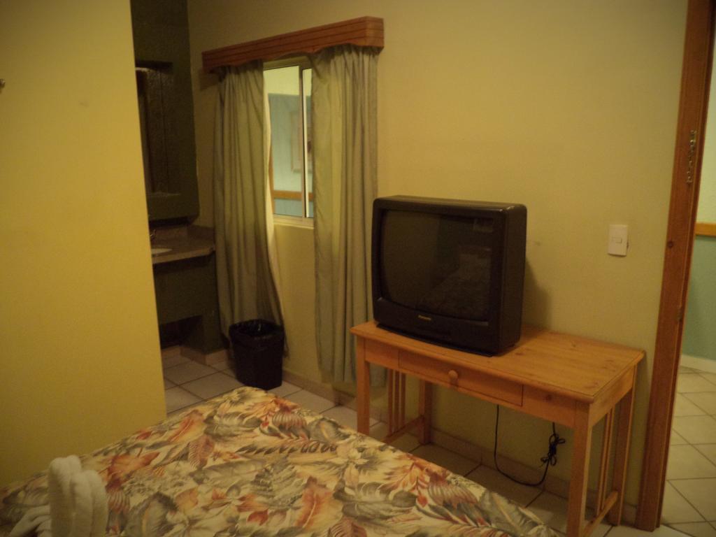 Hotel Diaz Tijuana Szoba fotó