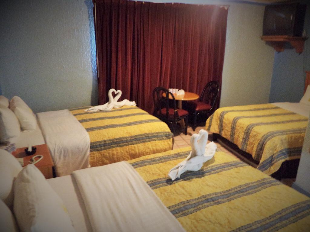 Hotel Diaz Tijuana Szoba fotó