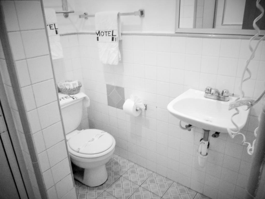 Hotel Diaz Tijuana Szoba fotó