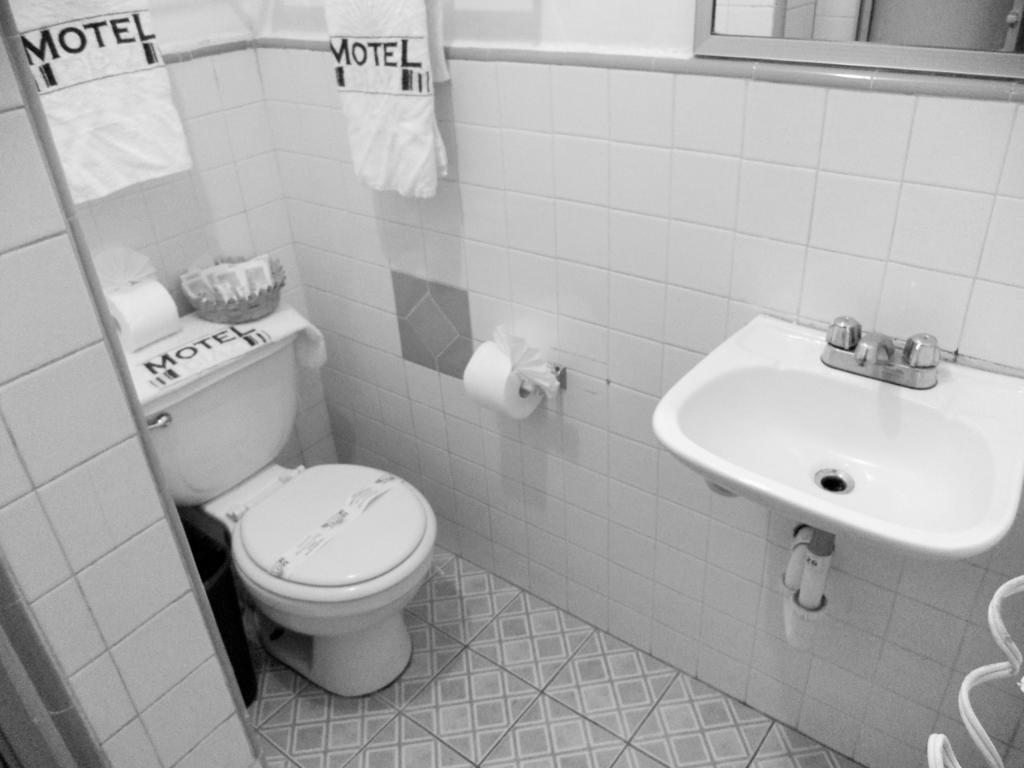 Hotel Diaz Tijuana Szoba fotó
