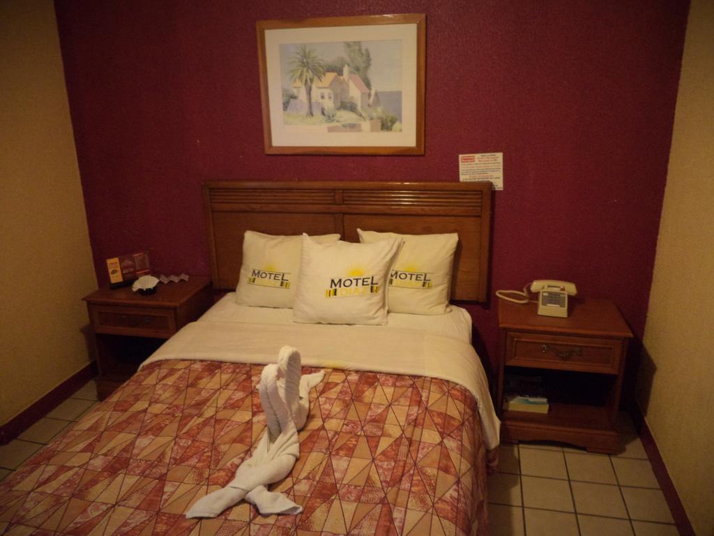 Hotel Diaz Tijuana Kültér fotó