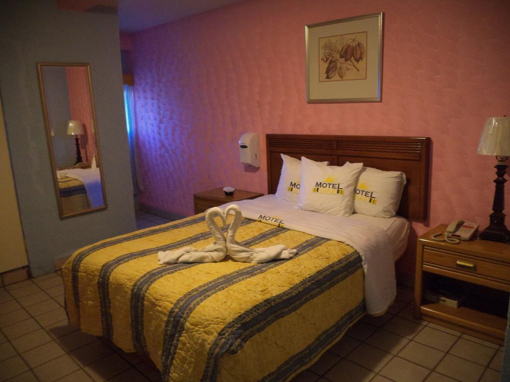 Hotel Diaz Tijuana Kültér fotó