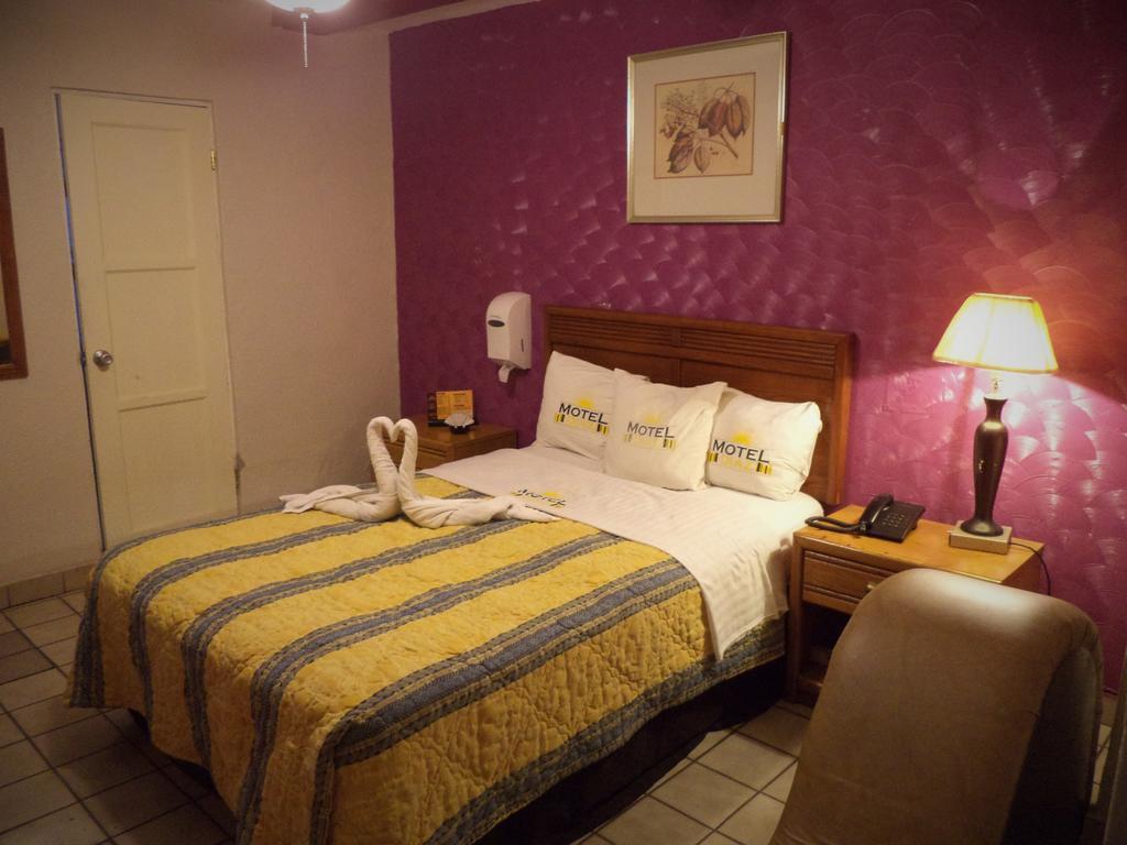 Hotel Diaz Tijuana Kültér fotó