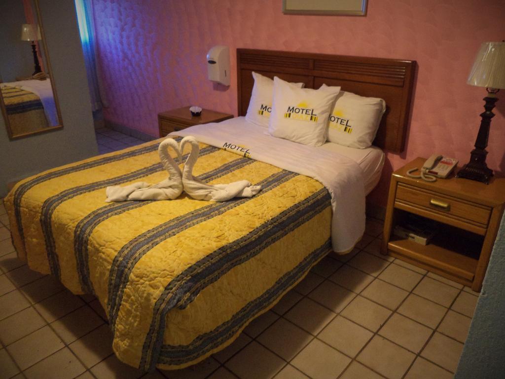 Hotel Diaz Tijuana Kültér fotó
