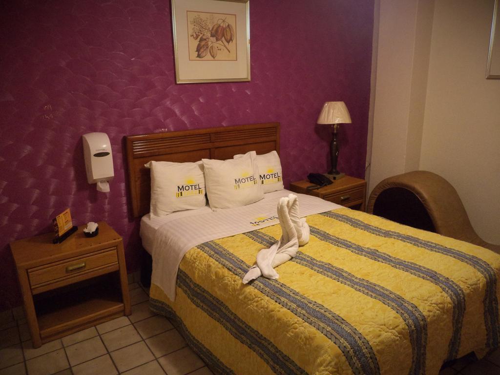 Hotel Diaz Tijuana Kültér fotó