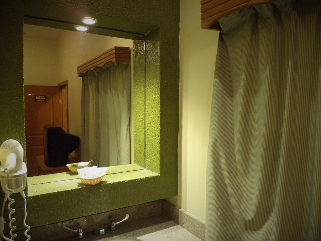 Hotel Diaz Tijuana Kültér fotó