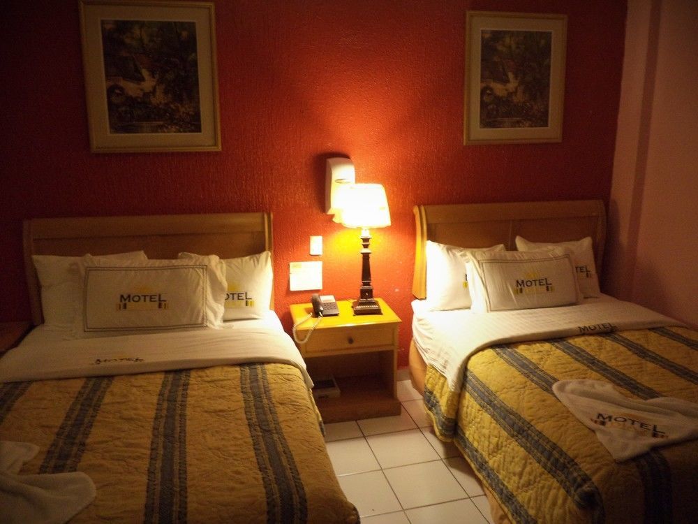 Hotel Diaz Tijuana Kültér fotó